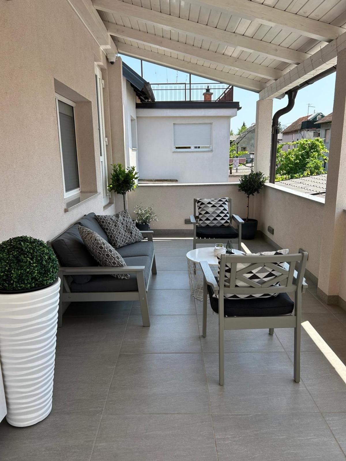 Apartment Lumani With Free Parking